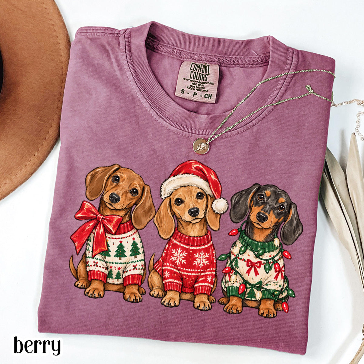 Christmas Dachshund Comfort Colors® Shirt Holiday Dog T-shirt Retro Holiday Weiner Dog Aesthetic Tee Cute Animal Lover Xmas Tshirt