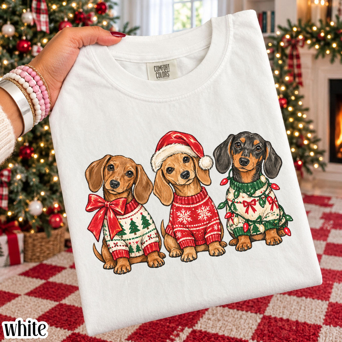 Christmas Dachshund Comfort Colors® Shirt Holiday Dog T-shirt Retro Holiday Weiner Dog Aesthetic Tee Cute Animal Lover Xmas Tshirt