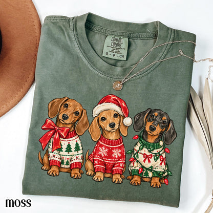 Christmas Dachshund Comfort Colors® Shirt Holiday Dog T-shirt Retro Holiday Weiner Dog Aesthetic Tee Cute Animal Lover Xmas Tshirt