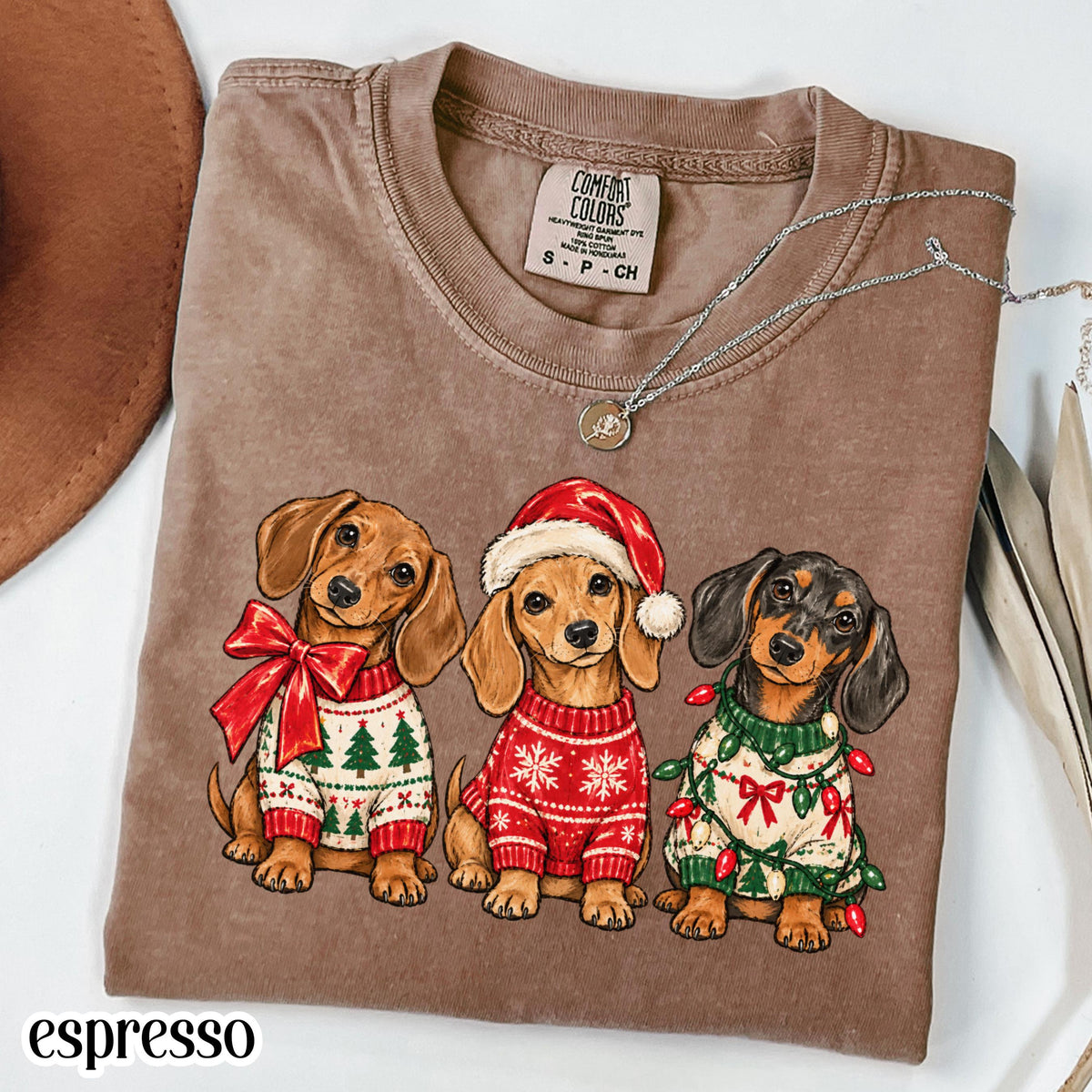 Christmas Dachshund Comfort Colors® Shirt Holiday Dog T-shirt Retro Holiday Weiner Dog Aesthetic Tee Cute Animal Lover Xmas Tshirt
